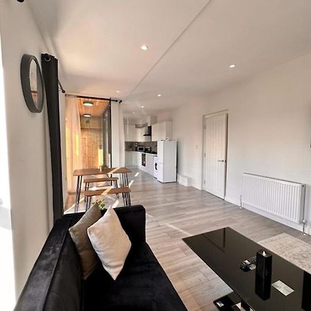 לונדון Stratford Apartment With Balcony מראה חיצוני תמונה