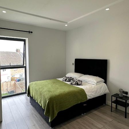 לונדון Stratford Apartment With Balcony מראה חיצוני תמונה