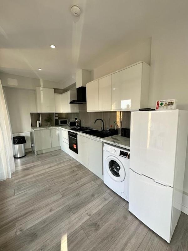 לונדון Stratford Apartment With Balcony מראה חיצוני תמונה