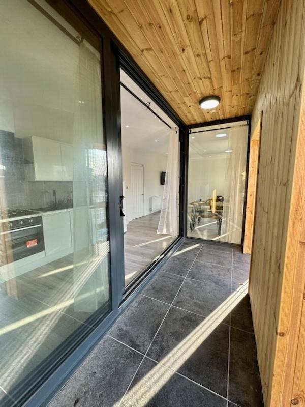 לונדון Stratford Apartment With Balcony מראה חיצוני תמונה